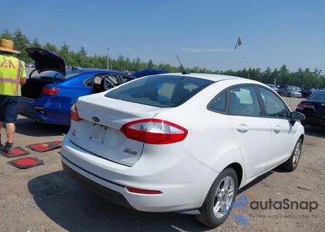 2018 Ford Fiesta Se z USA, uszkodzony, nr VIN 3FADP4BJ3JM144561